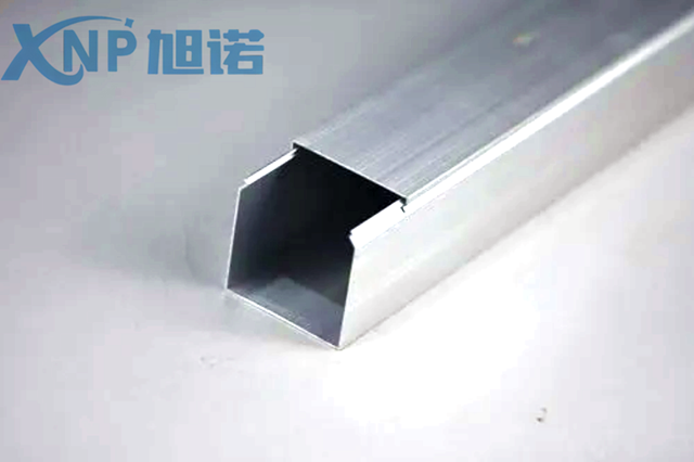 安裝鋁合金型材線(xiàn)槽這5個(gè)事項(xiàng)需要多注意.png